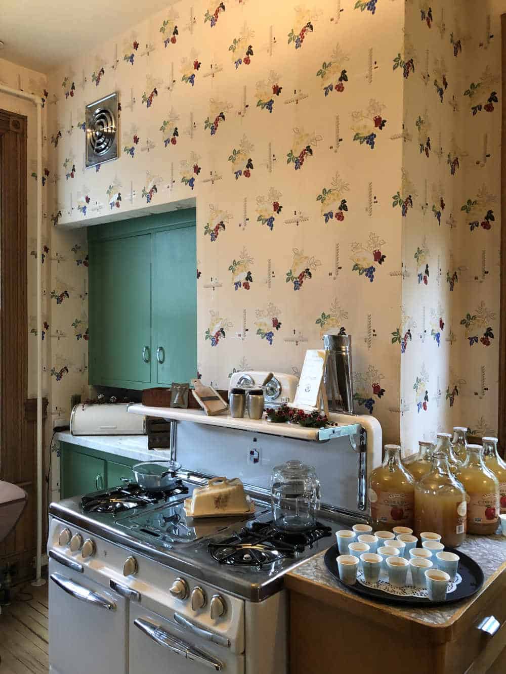 Deepwood Museum and Gardens Kitchen and stove