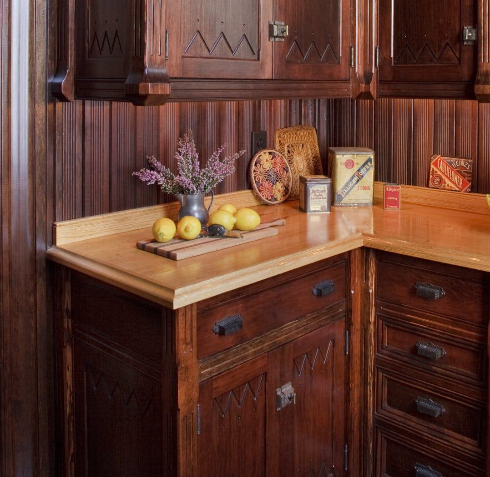 fox-cabinet-detail